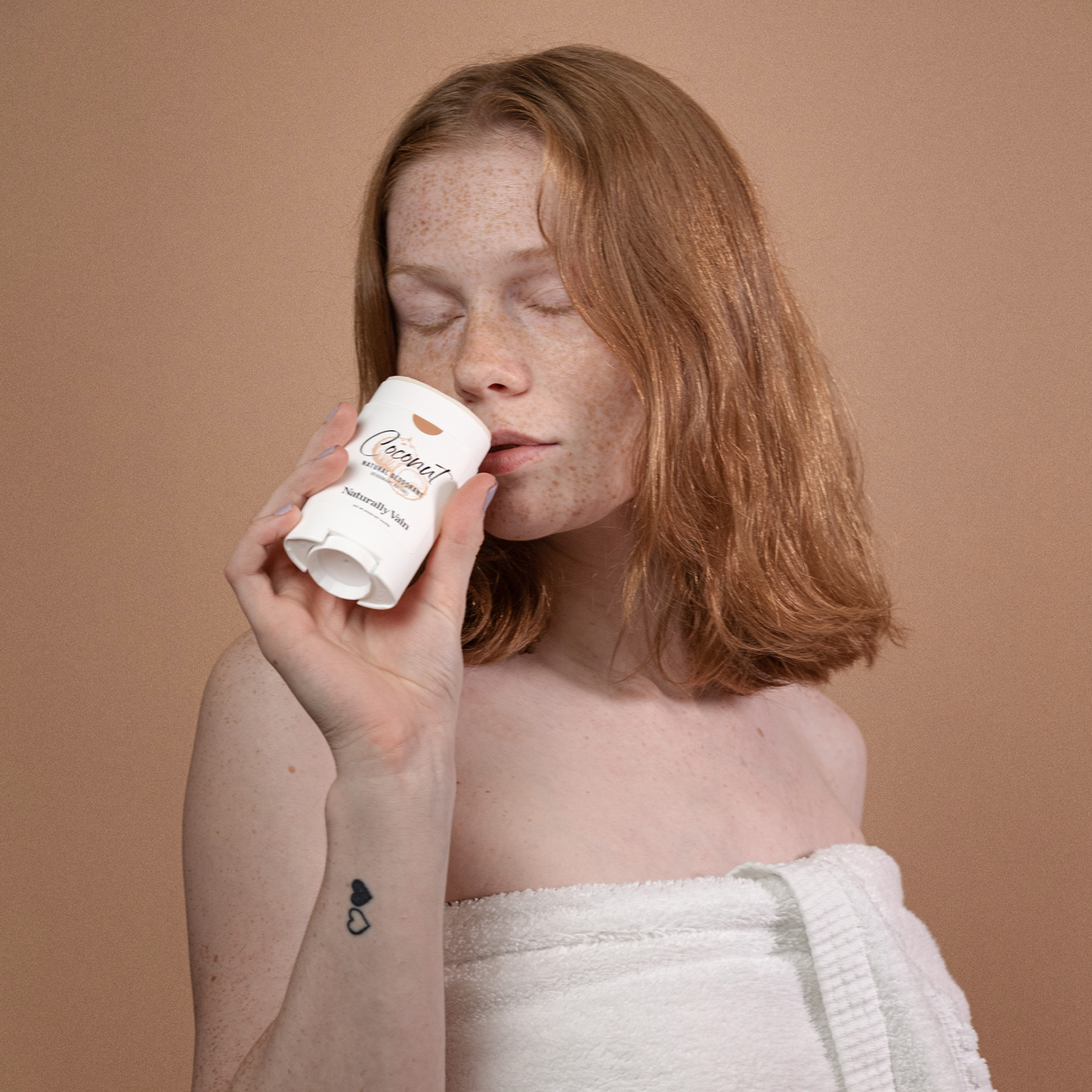 Coconut: Natural Deodorant with Sweet Coconut & Island Breeze Aromas